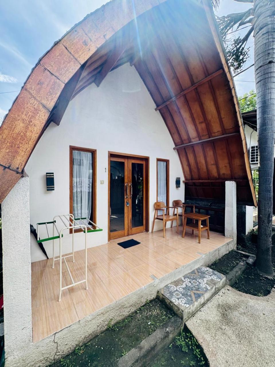 Lagom Guest House Gili Air Exterior photo